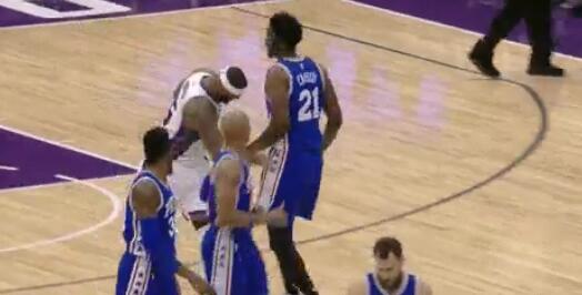 啪啪啪!恩比德和考辛斯互拍屁股_虎扑NBA新闻