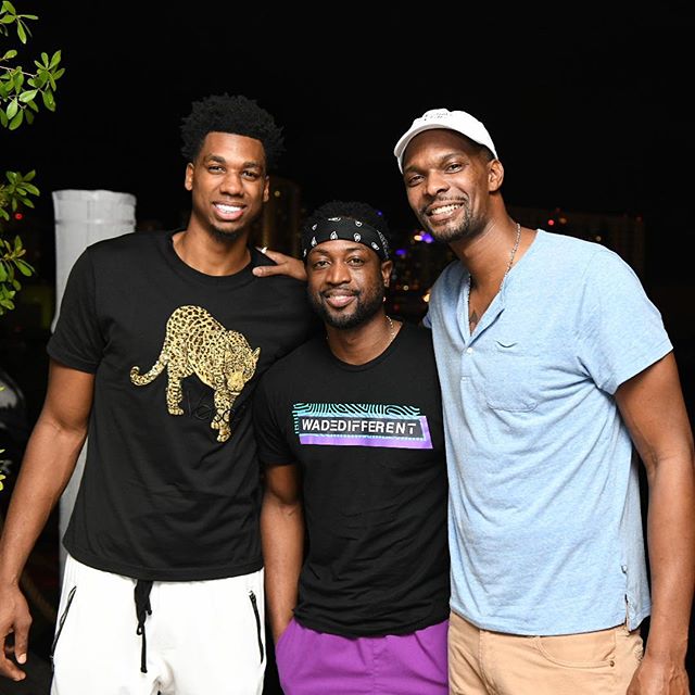波什合影韦德和怀特塞德,并祝韦德生日快乐 NBA新闻 第2张 波什合影韦德和怀特塞德,并祝韦德生日快乐 NBA新闻 第2张