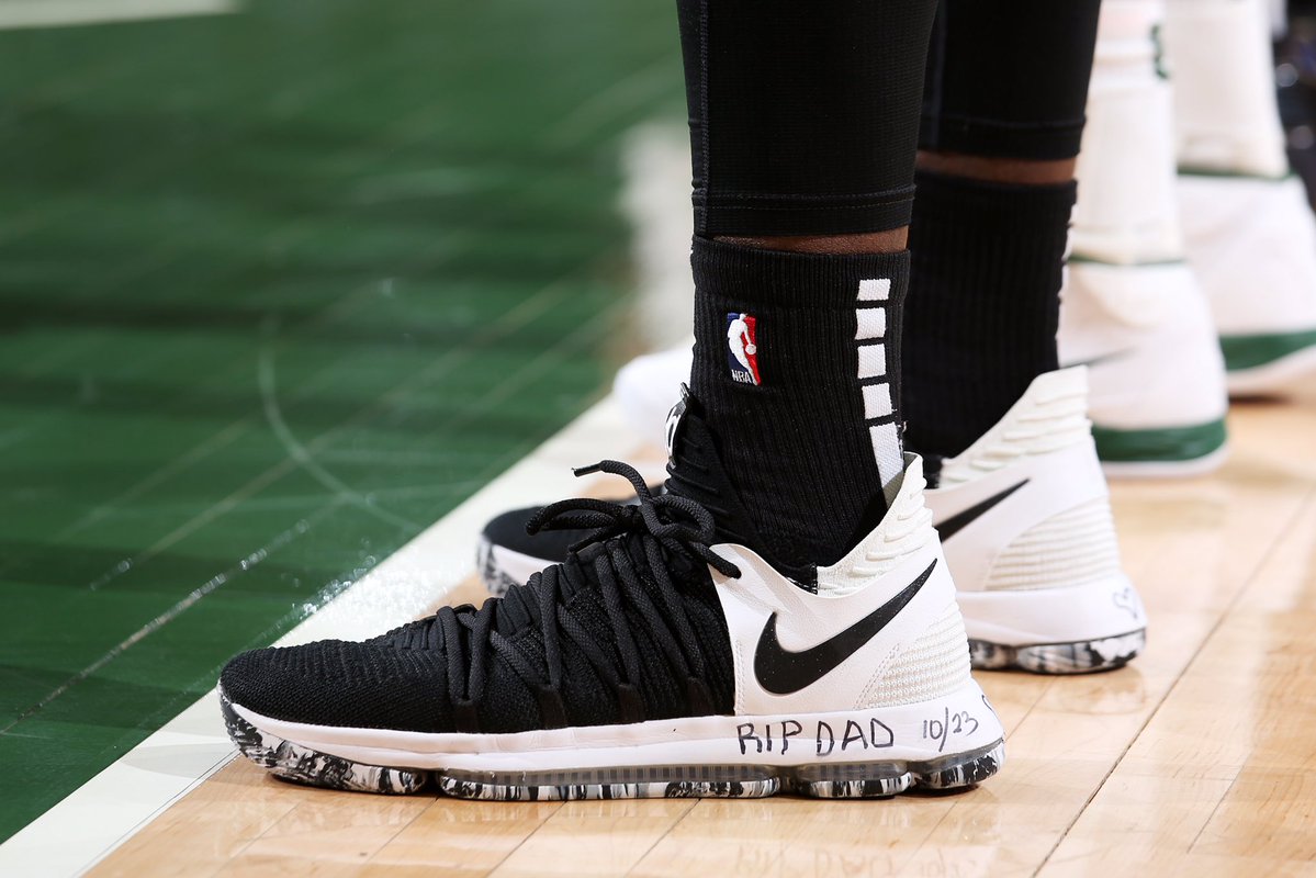 今日季后赛上脚球鞋一览:字母哥上脚KobeAD NBA新闻 第4张 今日季后赛上脚球鞋一览:字母哥上脚KobeAD NBA新闻 第4张