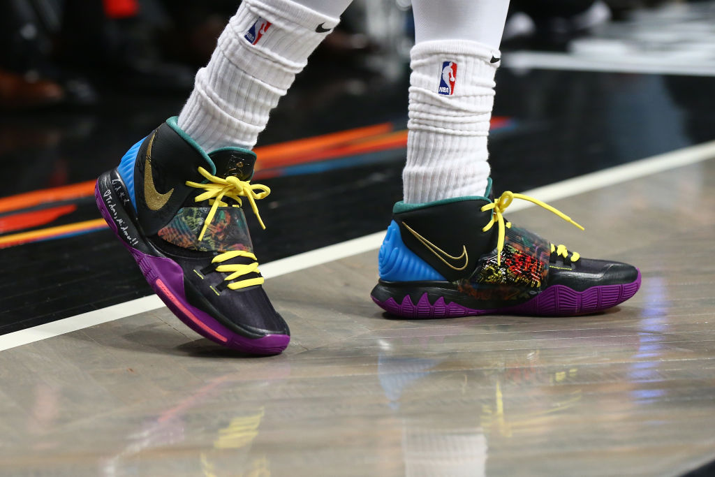 凯利-欧文:nike kyrie   cny