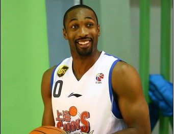 阿里纳斯加盟上海薪水不到70万美金?_虎扑CB