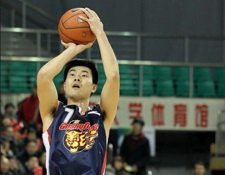 [流言板]超越胡卫东,王仕鹏跃居历史三分榜第三