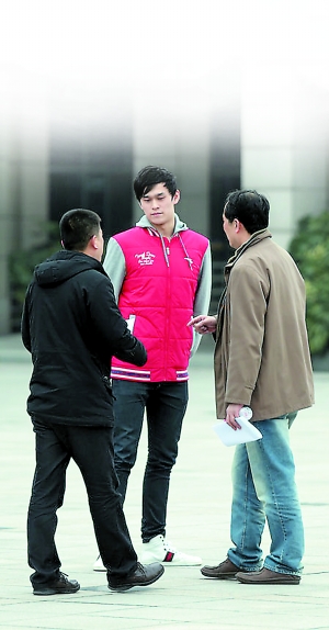 孙杨找教练道歉 |被罚暂停商业活动_虎扑综合体