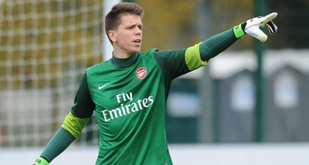 阿森纳门将什琴斯尼发表声明表示对之前他父亲