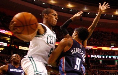 绿军控卫朗多加冕本赛季助攻王_虎扑NBA新声