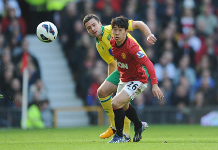 奖牌到手!香川成日本首个英超冠军球员