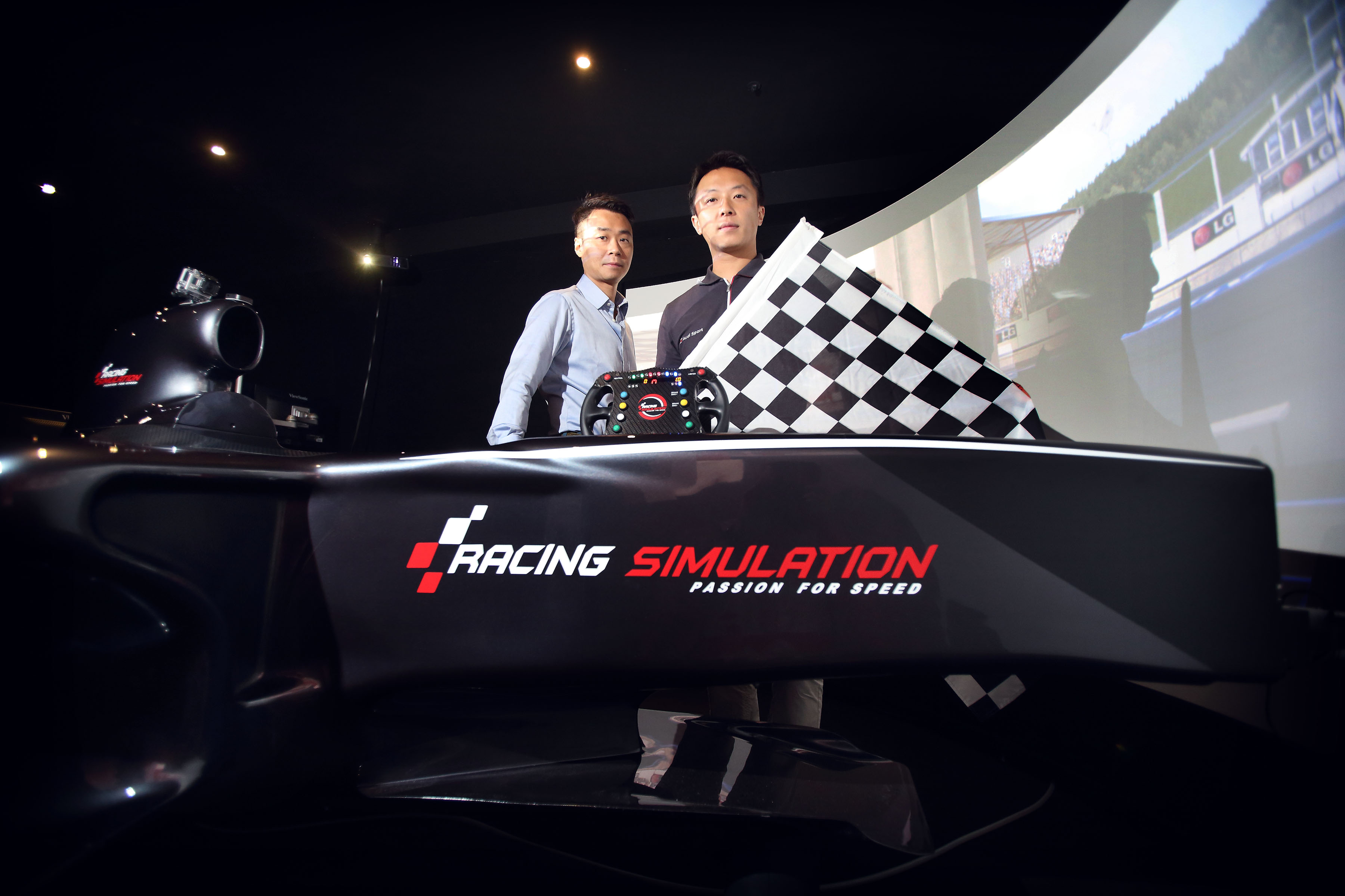 媲美欧洲的赛车模拟器在香港揭幕_虎扑赛车新