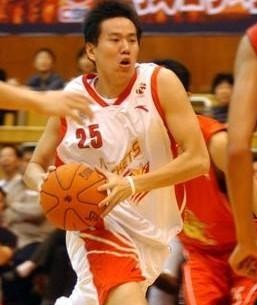 四川金强有意花百万元引进前八一后卫姚锴夫_