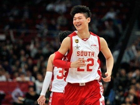 台湾篮球教练曾是数学老师,惊叹王哲林身高_虎