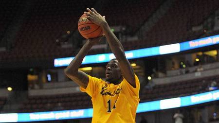 詹姆斯-恩尼斯有可能去海外打球?