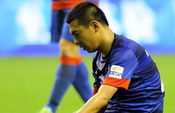 徐亮:踢得太臭了连球都没碰到_虎扑中国足球新