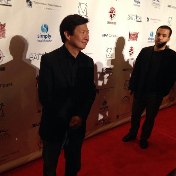 甚至连郑肯也来到南海岸,不知道.