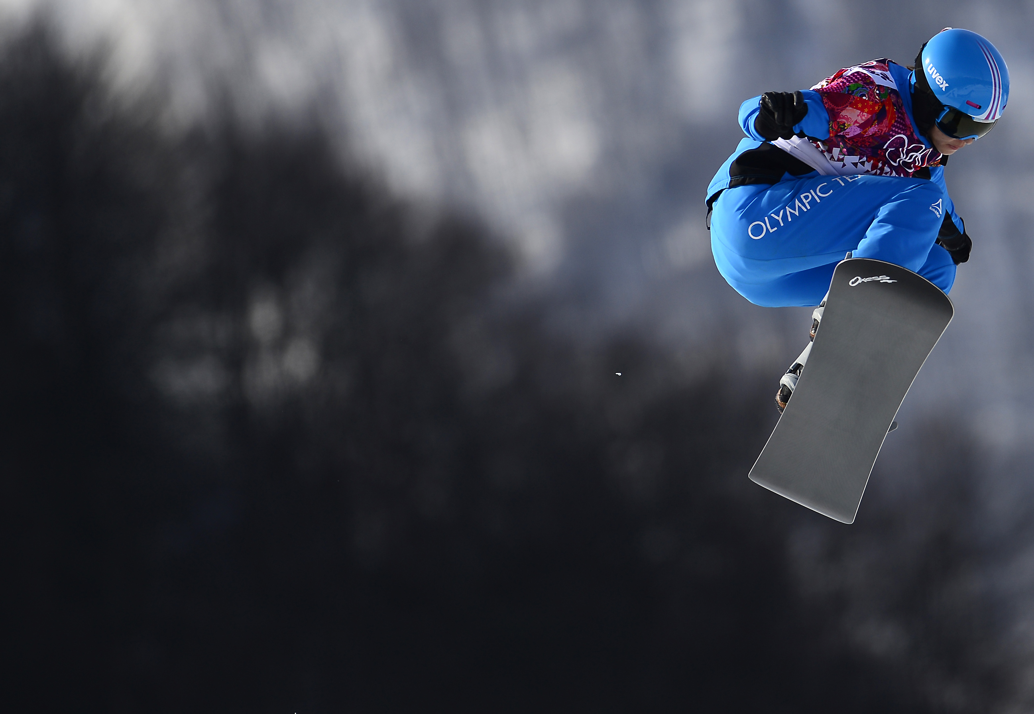 奥地利选手女子交叉滑雪板项目比赛中_虎扑其他新声
