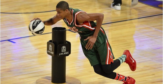 阿德托昆博:魔术师是我的偶像，他很随和_虎扑NBA新声