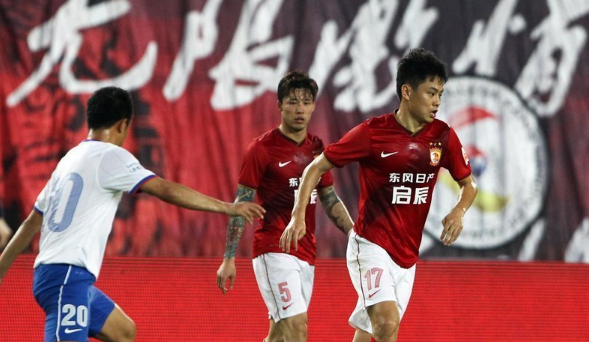 沪媒:刘健该被罚下,故意手球太不冷静_虎扑中