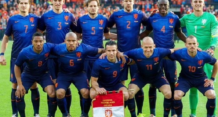 荷兰公布球衣号码:范佩西9号斯内德10号