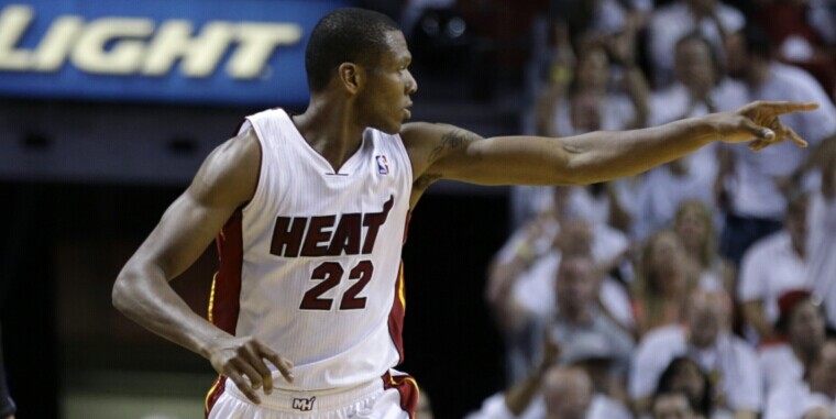 詹姆斯-琼斯:不知道下赛季在哪里打球_虎扑NBA新声