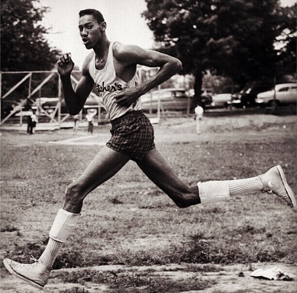 张伯伦在公园跑步.