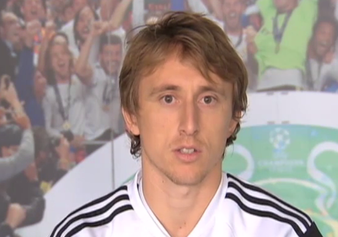 莫德里奇:感谢大家的支持,会尽早回归球场