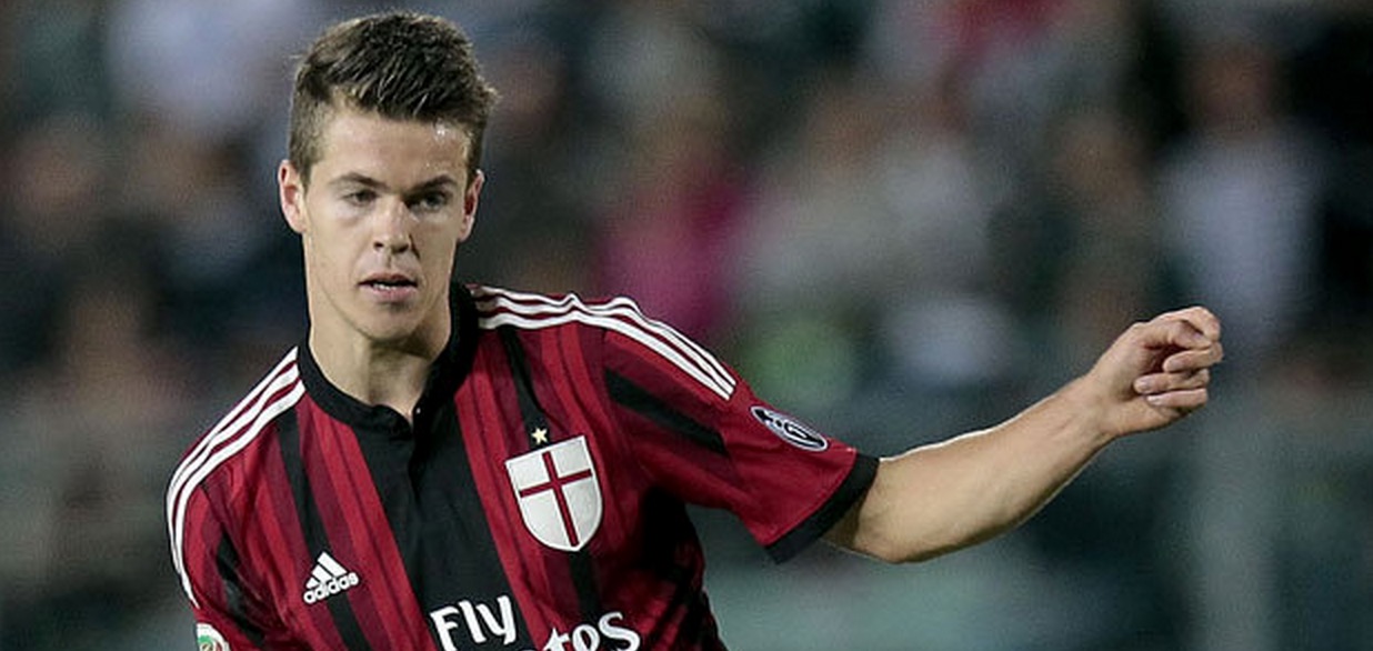 米兰对阵那不勒斯大名单:范金克尔受伤缺阵