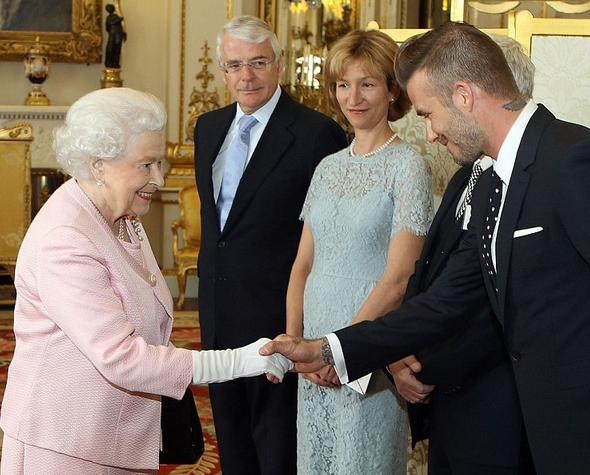 贝克汉姆受到英国女王接见