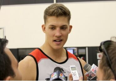 开拓者内线伦纳德:阿德想回家_虎扑NBA新声