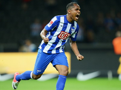 曝德甲中场转会亚泰失败,因对薪水要求过高_虎