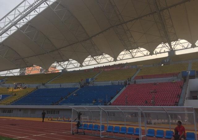 中甲赛前现冲突,华夏踩场遭毅腾球迷袭击_虎扑