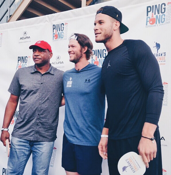 格里芬、里弗斯参加洛杉矶慈善乒乓球赛_虎扑