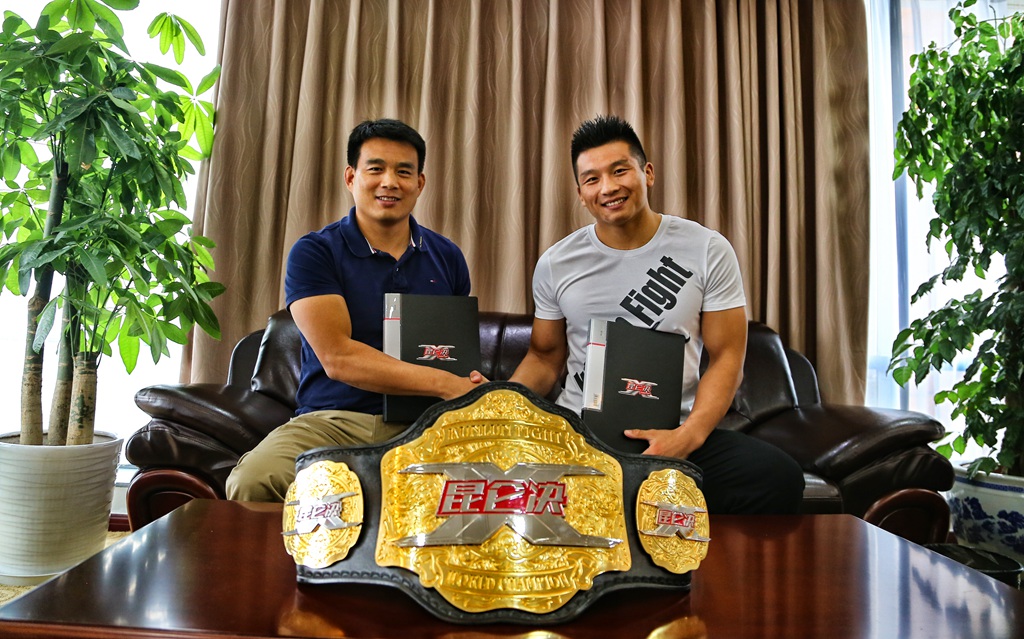 UFC斗士正式签约昆仑决张立鹏战日本高手_虎