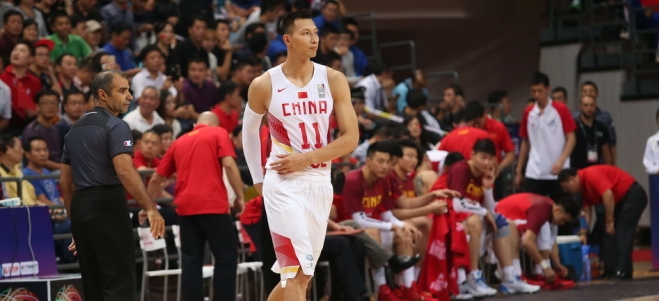 火药味十足!易建联怒推 哈达迪 _虎扑CBA新声