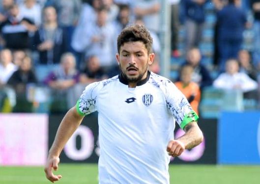 米兰球探考察切塞纳球员森西