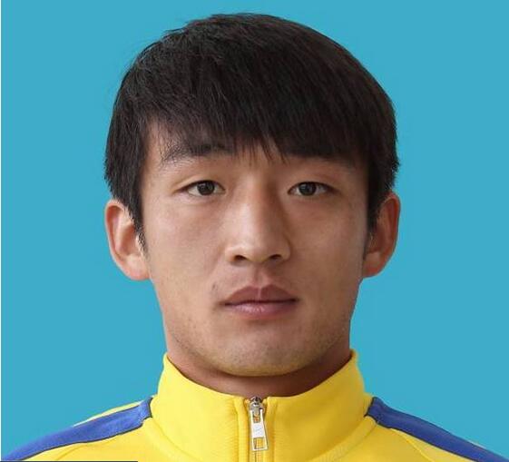 官方:老臣崔仁重新回归延边长白山_虎扑中国足