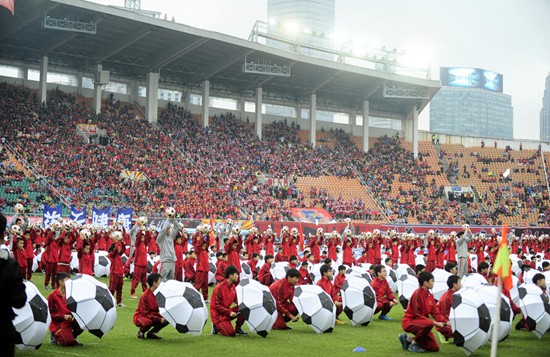 曝四队争中超开幕式,苏宁、华夏将PK恒大_虎