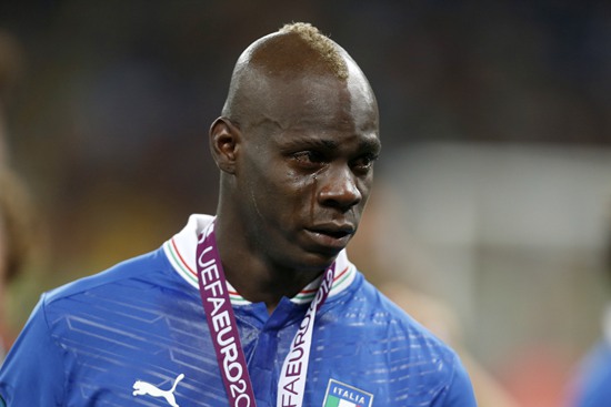 米兰双雄都要挖?曝申花欲购巴洛特利_虎扑中