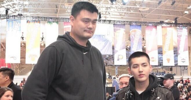  姚明罚篮连中30  队友干扰然并卵! - 追寻网