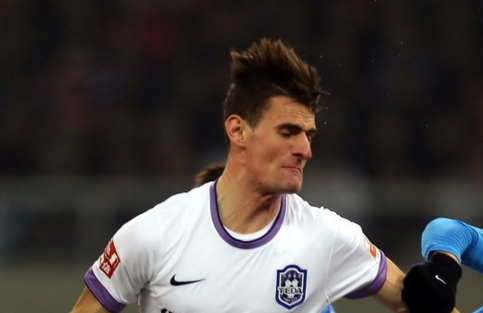 GIF:门前2米打飞机,这球不进已哭瞎_虎扑中国