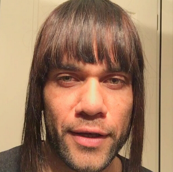 阿尔维斯男扮女装自我安慰失利_虎扑国际足球