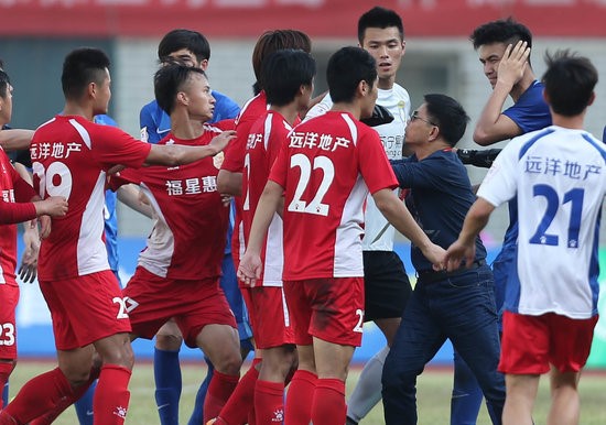 武汉宏兴俱乐部致歉:将开除打架球员_虎扑中国