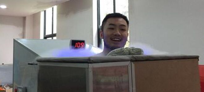 中国男篮队员泡冰水浴缓解身体_虎扑CBA新闻