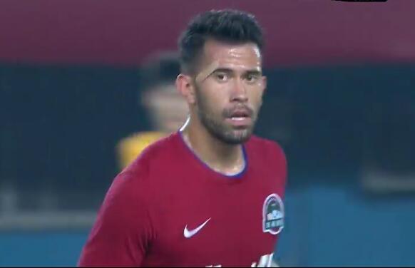 GIF:哈维尔头球破门,建业1-0苏宁_虎扑中国足