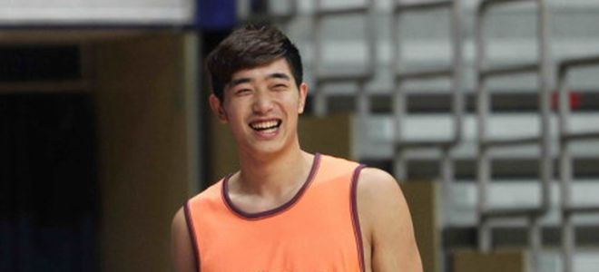 上海男篮吴冠希左脚旧伤复发_虎扑CBA新闻