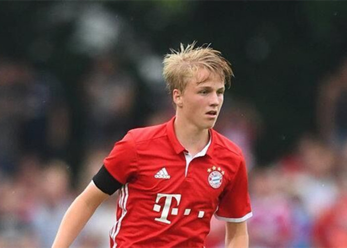 马里奥-格策弟弟入选拜仁欧冠B队名单_虎扑其