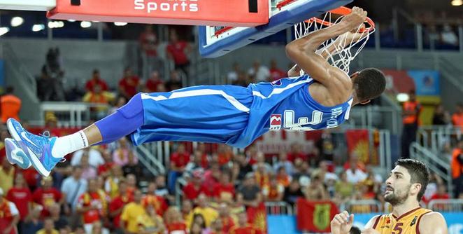 字母哥成为希腊身价最高的运动员_虎扑NBA新