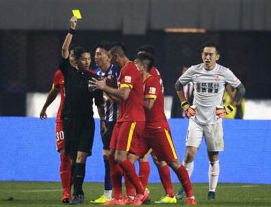 曝保级战赛前一小时换裁判,亚泰欲上诉至足协