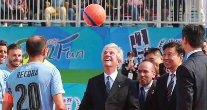 雷科巴唐山沙足秀脚法 任意球绝技宝刀不老_虎