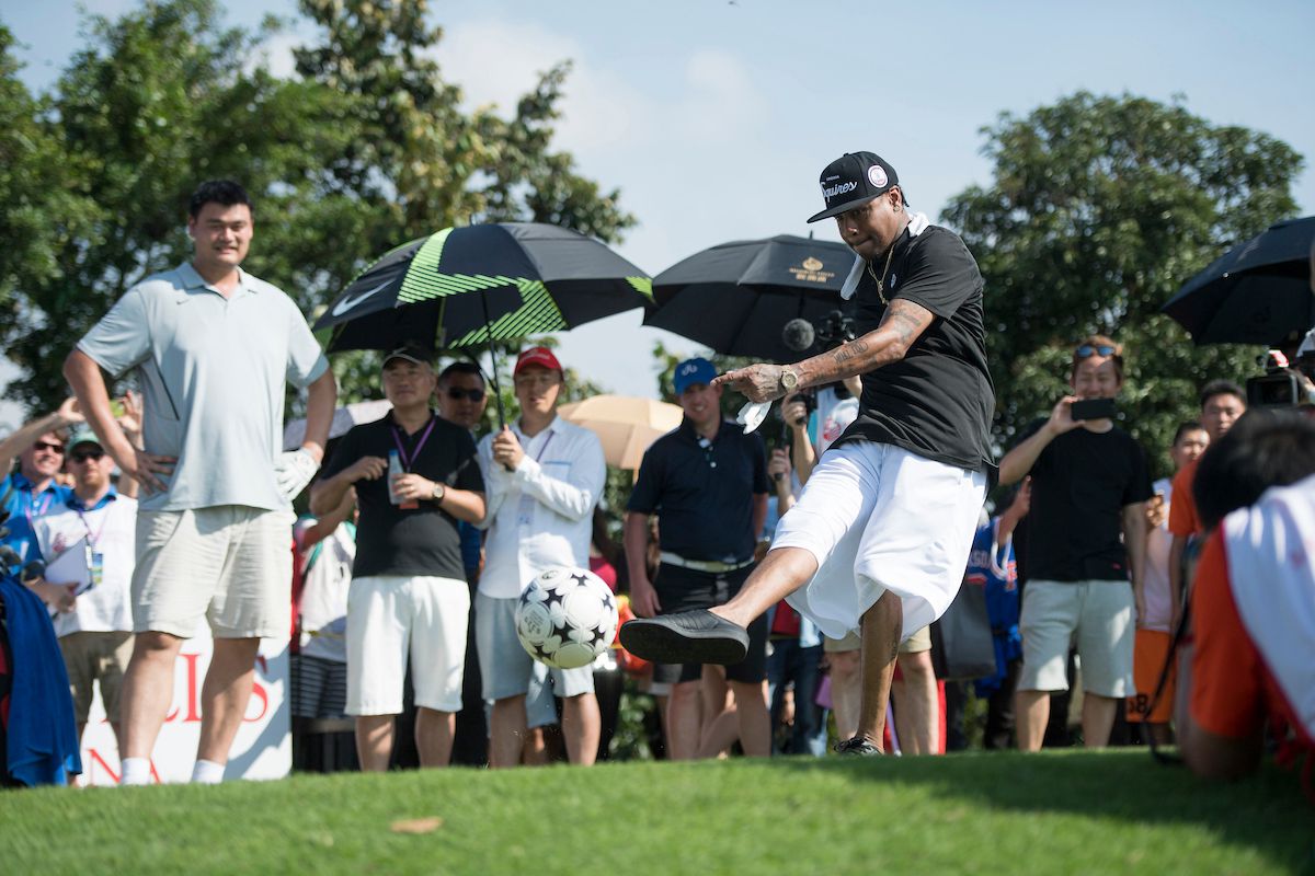 艾弗森引领最大粉丝潮 投篮射门嗨全场_虎扑综