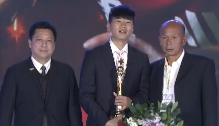 16赛季中超最佳新人奖:建业中卫李晓明当选_虎