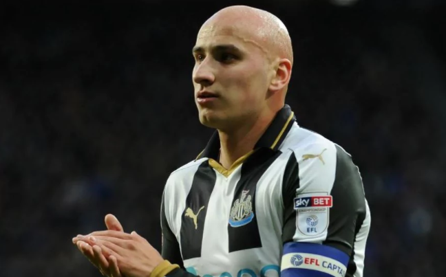 纽卡中场谢尔维因种族歧视被禁赛五场_虎扑国际足球新闻