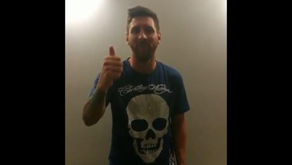 梅西为纽维尔老男孩五人制足球队送祝福_虎扑